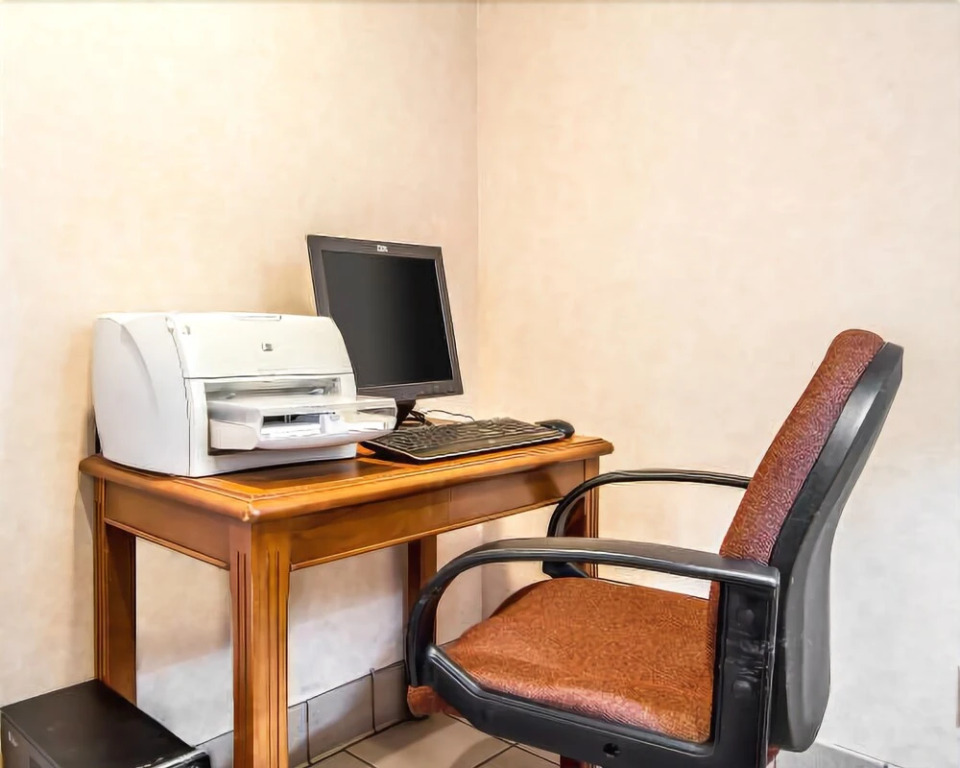 American Inn and Suites