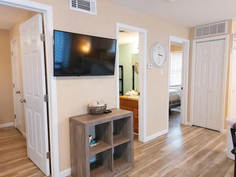Sunrise Ge 110 2 Bedroom Condo by RedAwning