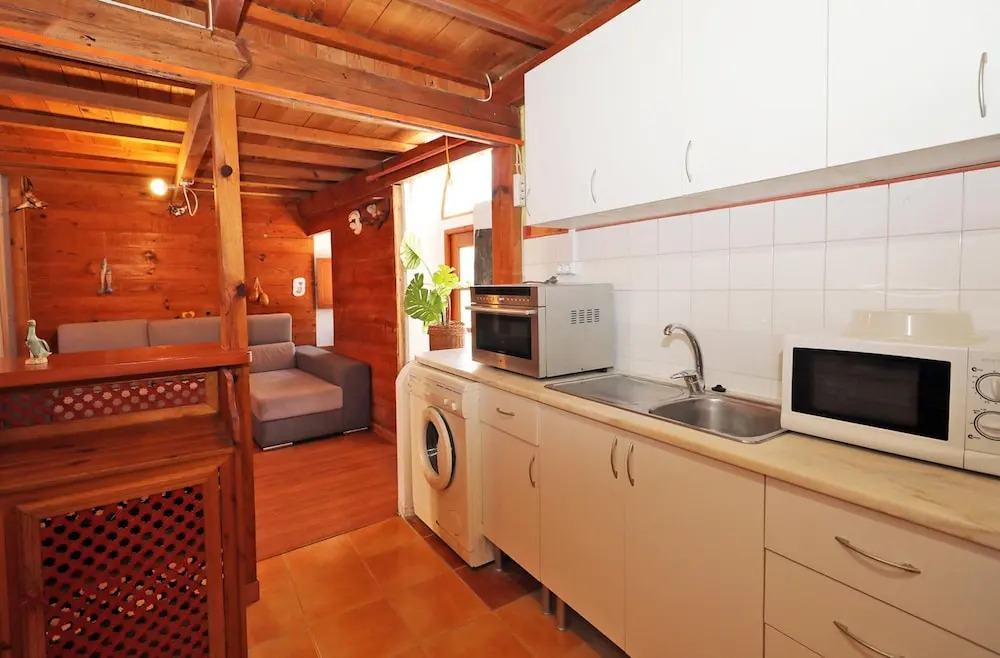 B10 - Rua do Canal 2 Bed Apartment