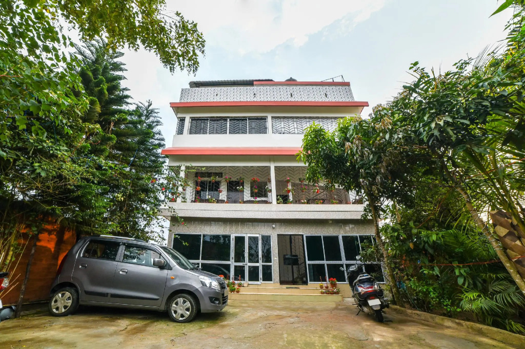 OYO Flagship 66101 Aliza Villa