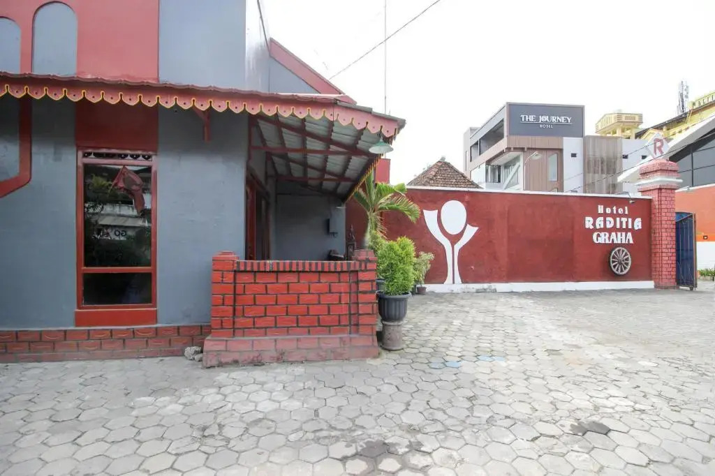 RedDoorz at Hotel Raditia Graha Yogyakarta