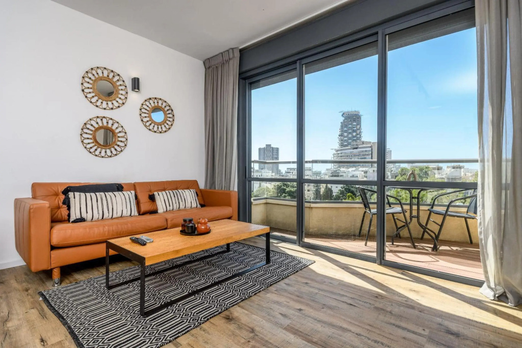 Modern & Sunny 1 BDR w balcony and parking