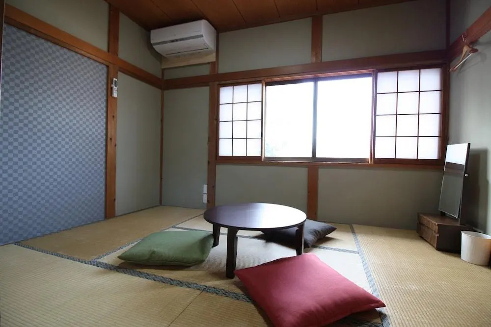 HOSTEL MICHIKUSA-YA