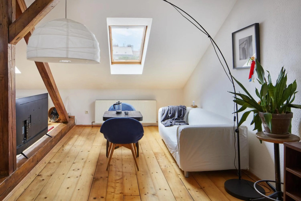 Sunlit Attic Loft in Vinohrady by Prague Days