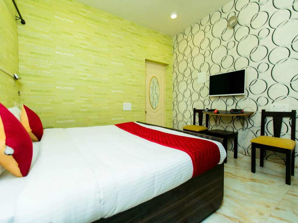 The ECR Grand Residency by OYO Rooms