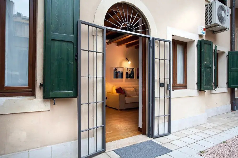 Verona For Rent Travelers House