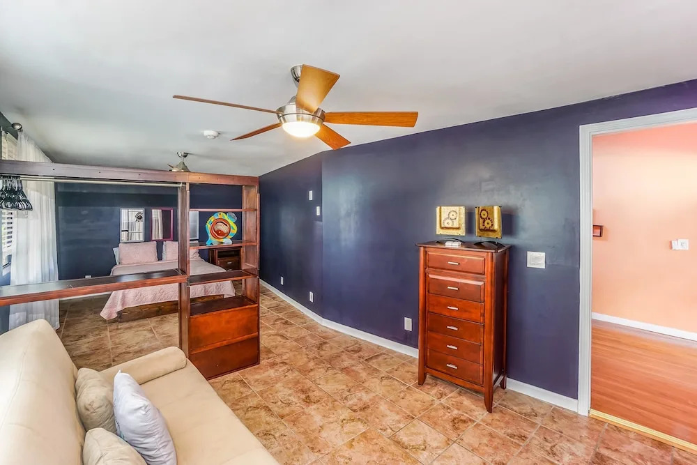 Hale Nui Ohana - 4 Br home by RedAwning