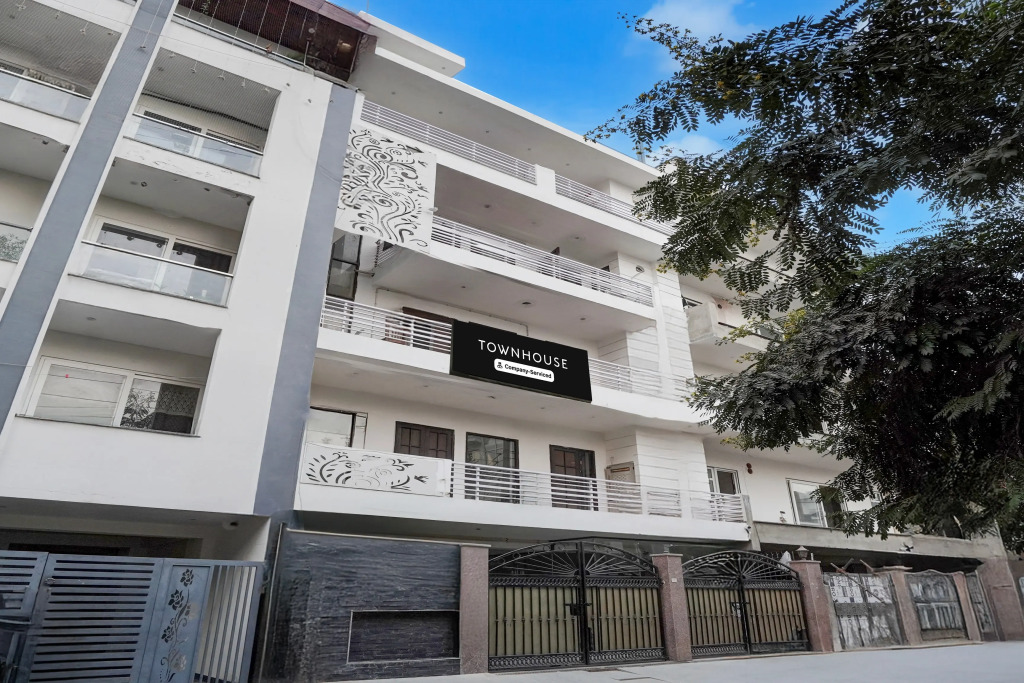 Super Townhouse Sector 46 Huda Market