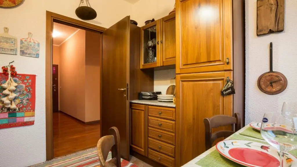 ALTIDO Warm Family Flat for 6 with Terrace in Milan