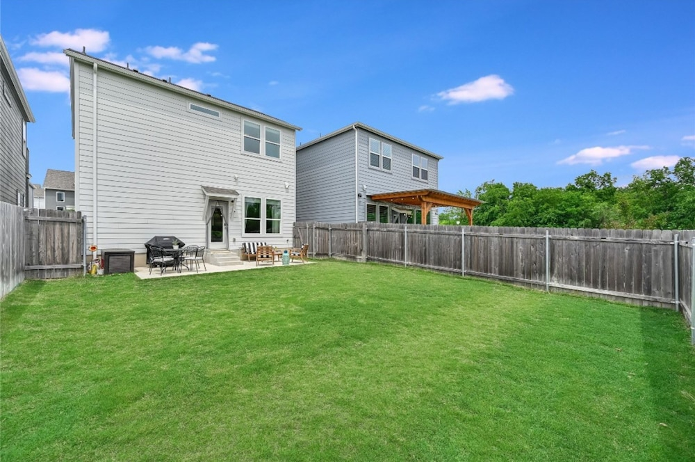 Spacious 2BR Flex Room Home Near Tech Campuses
