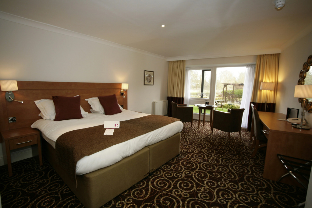 The Legacy Rose & Crown Hotel