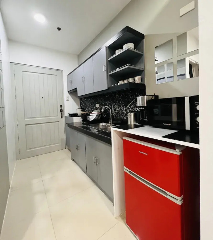People's Condo Atria