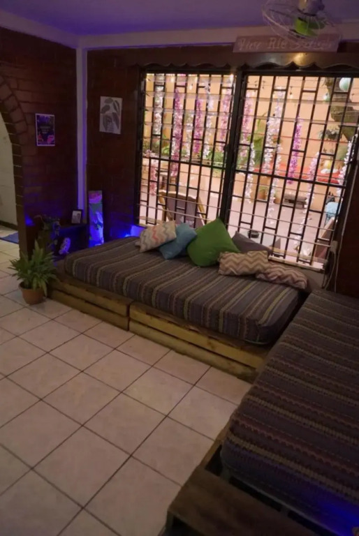 Pool House Hostel