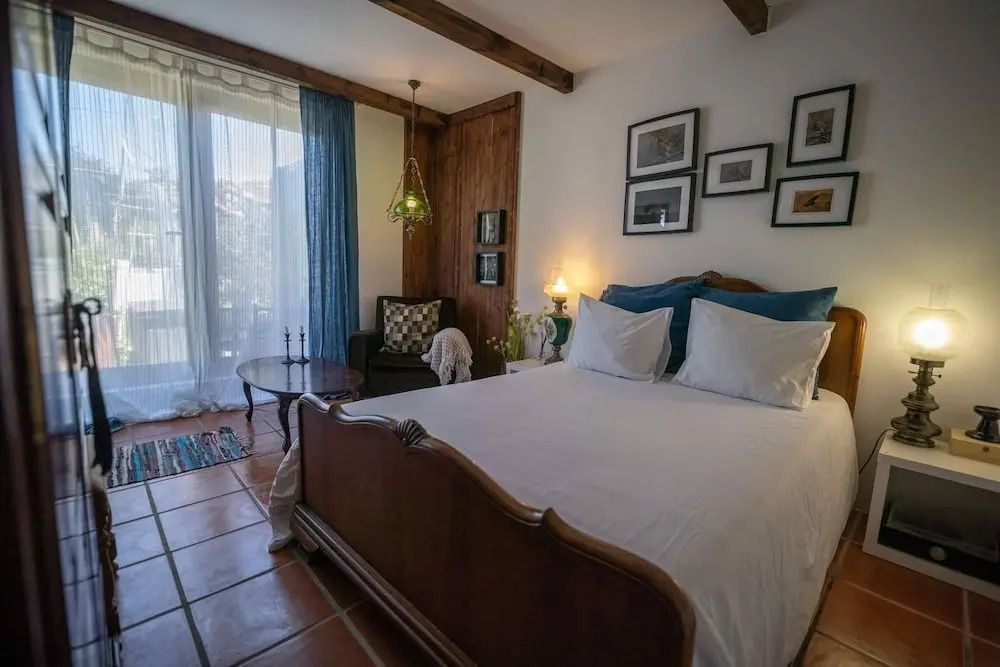 Beach House Babylon guest house with kitchenette and garden