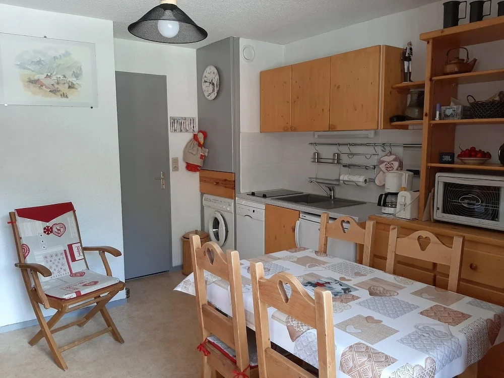 Betelgeuse N°56 : Studio Cabine 4 Personnes / Studio Cabine 4 People