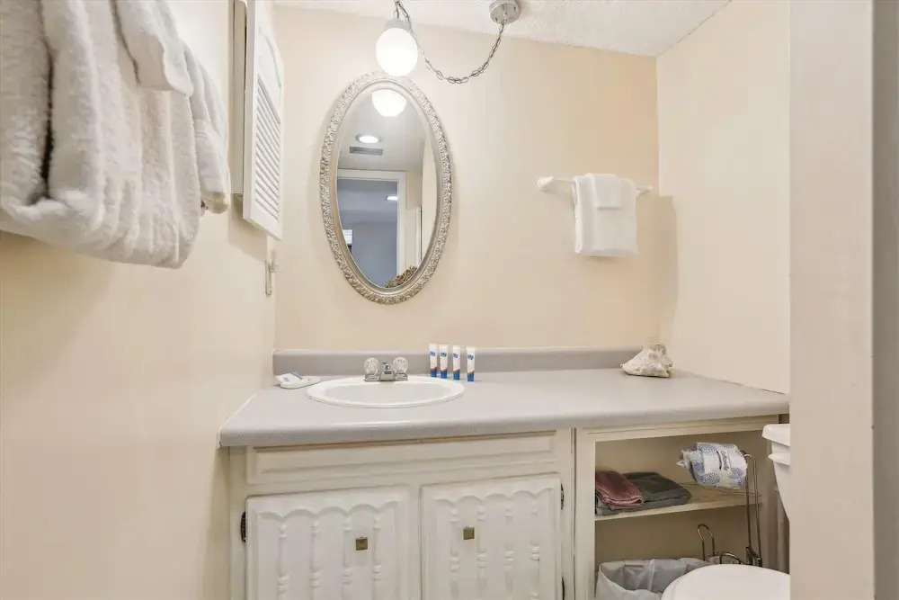 Beachside 2br/2ba Condo w/ Pool, Balcony & Boat Parking in St. Augustine