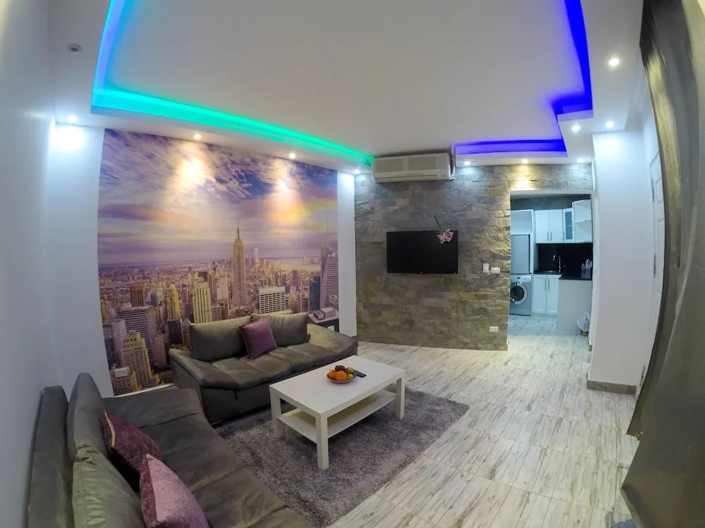 One Bedroom Apart Deep Purple by Pool