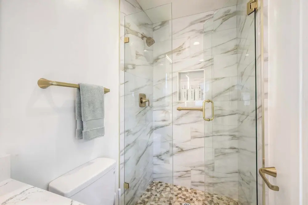 Monarch Cove - Unit B  For 2ppl