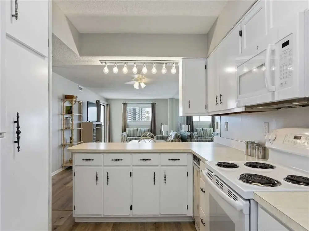 Regency Towers 403 - Three Bedroom Condo
