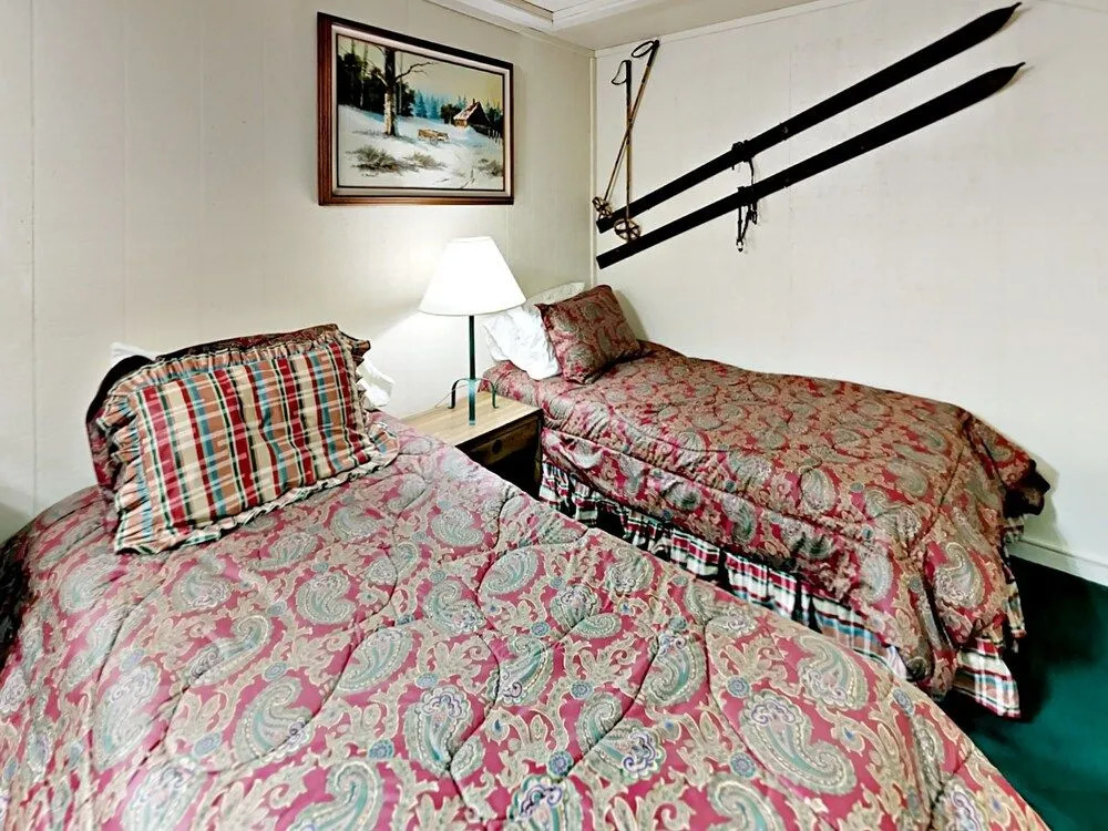 1439 Ski Run Blvd Townhouse E3 2 Bedrooms 2 Bathrooms Townhouse