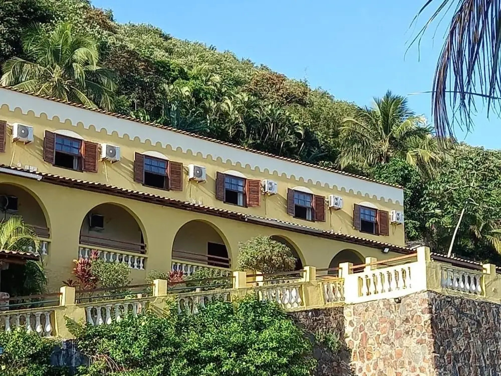 Colonial Hotel