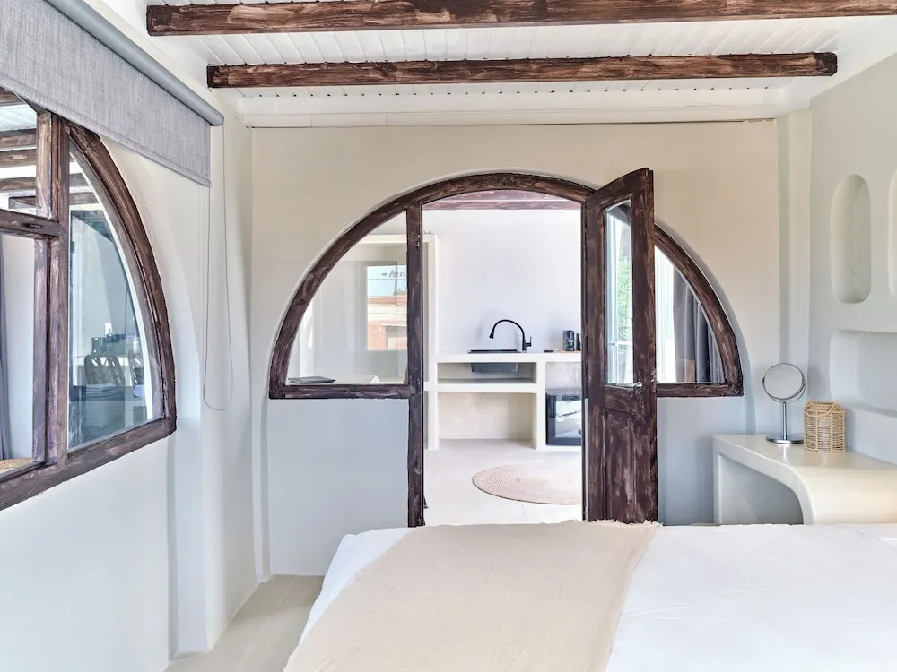 Paridian Elegant Living
