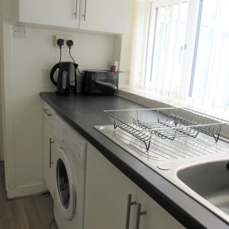 Spacious Flat Fenham