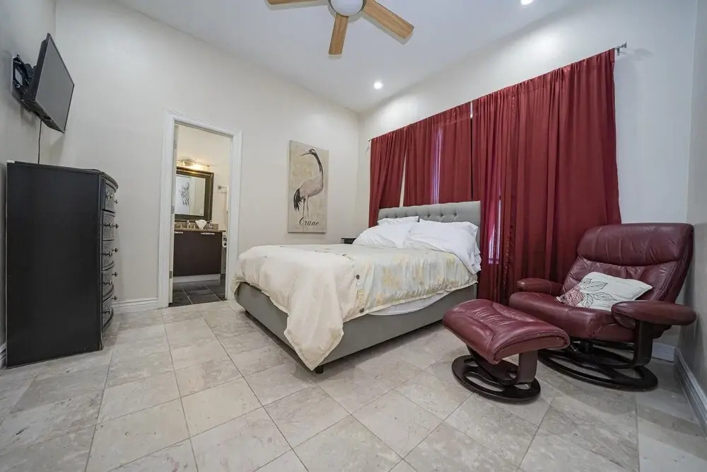 Private Pool 2 Story 1 Block to Beach 3 Bedroom Home by Redawning