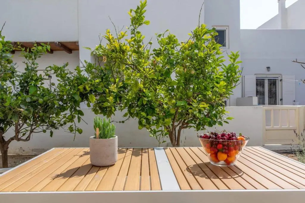 Sorokos Suite 8