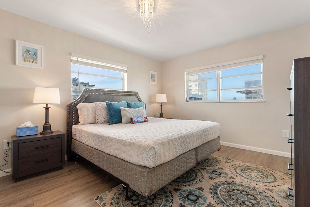 2 Bedroom 2Bath Deluxe Apt with Patio