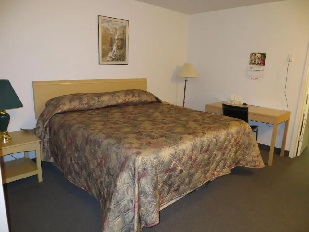 Lazy J Motel