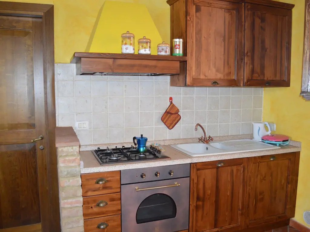 Apartment in Medieval Village, Splendid Panoramic View, Shared Swimming Pool