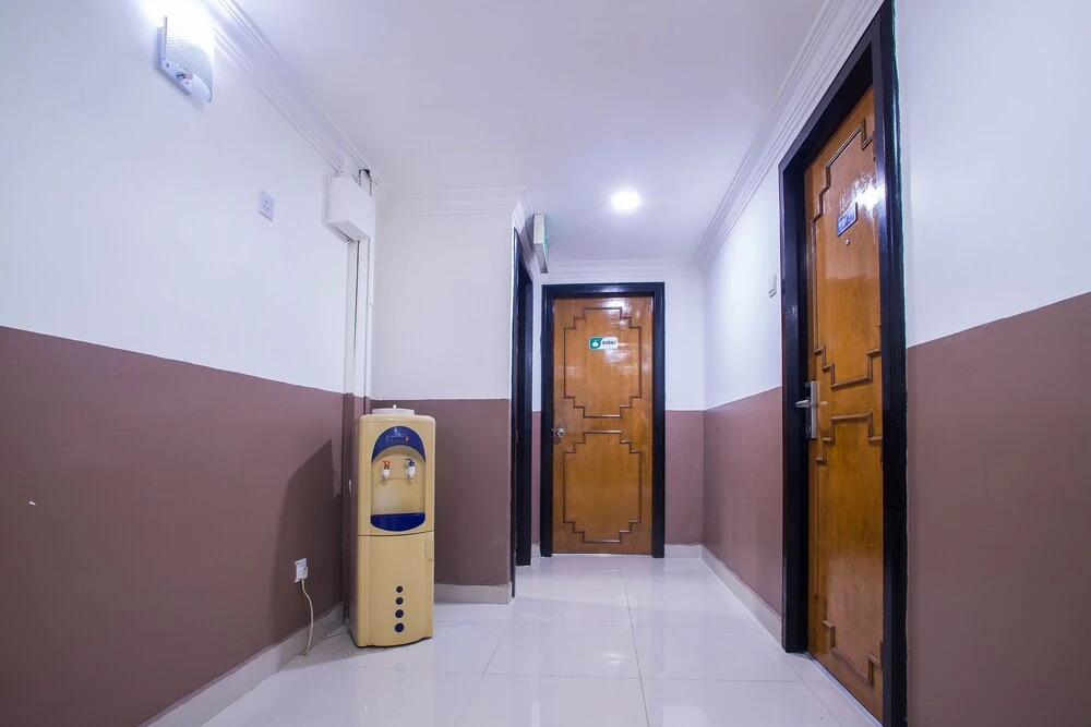 OYO 43929 Adak Hotel