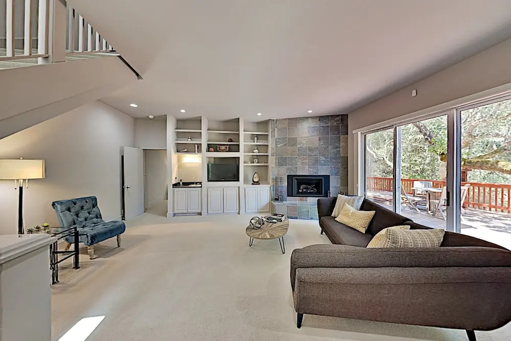 2600 Glen Ellen Home - 3 Br home by RedAwning