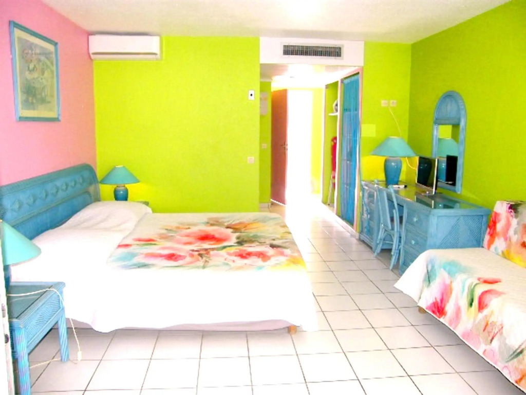 Studio a Le Gosier a 30 m de la plage avec vue sur la mer balcon amenage et wifi