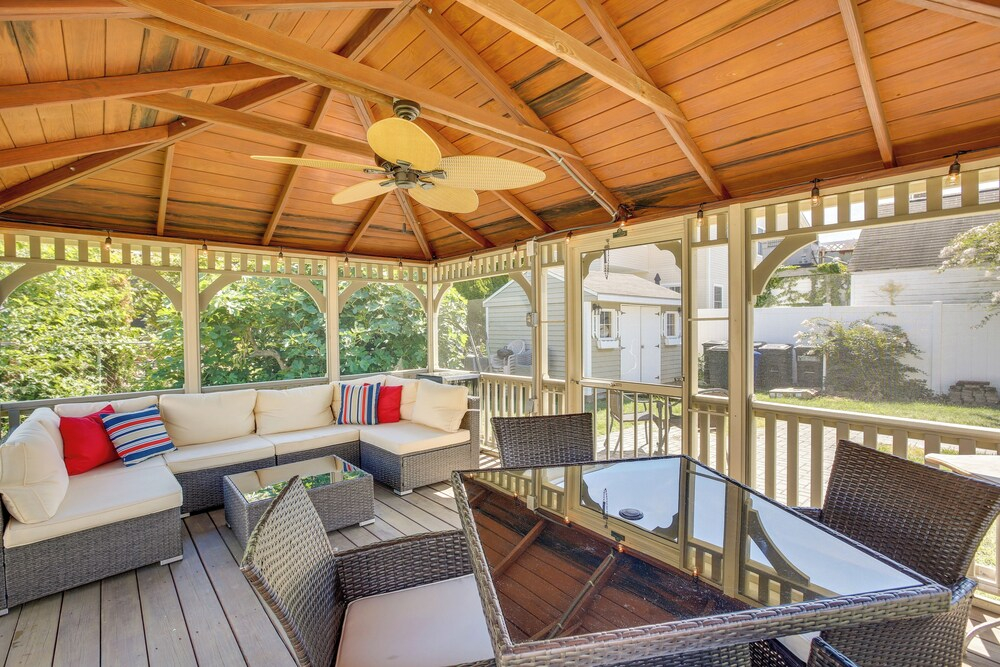 Relaxing Wildwood Crest Retreat w/ 2 Patios!