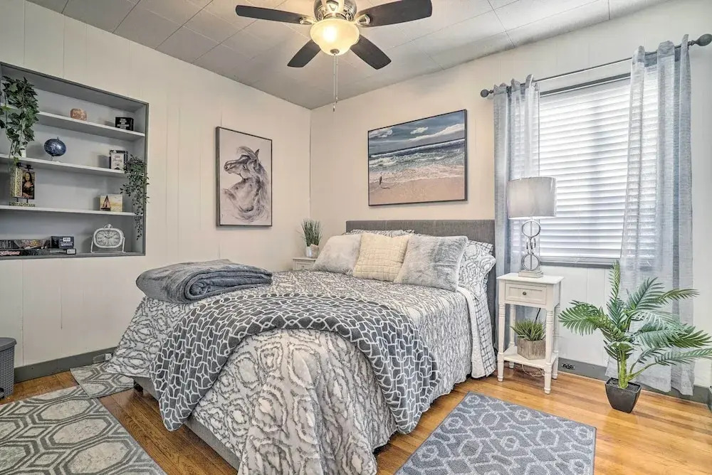 Pet-friendly El Paso Escape w/ Patio + Grill!