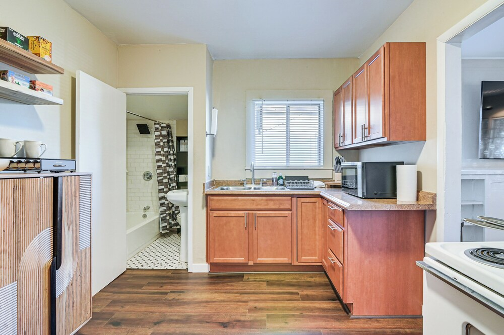 Walkable Haven 1 Mi to Dtwn Phoenix & Chase Field!