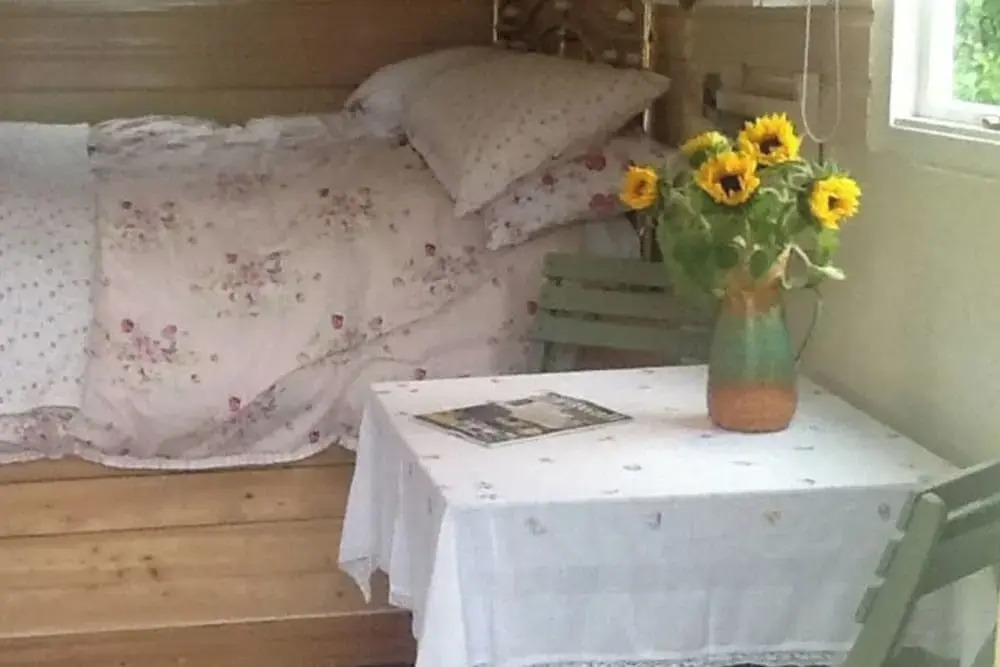 1bed Cabin Sleeps 2- Parking,fireplace,garden,pets