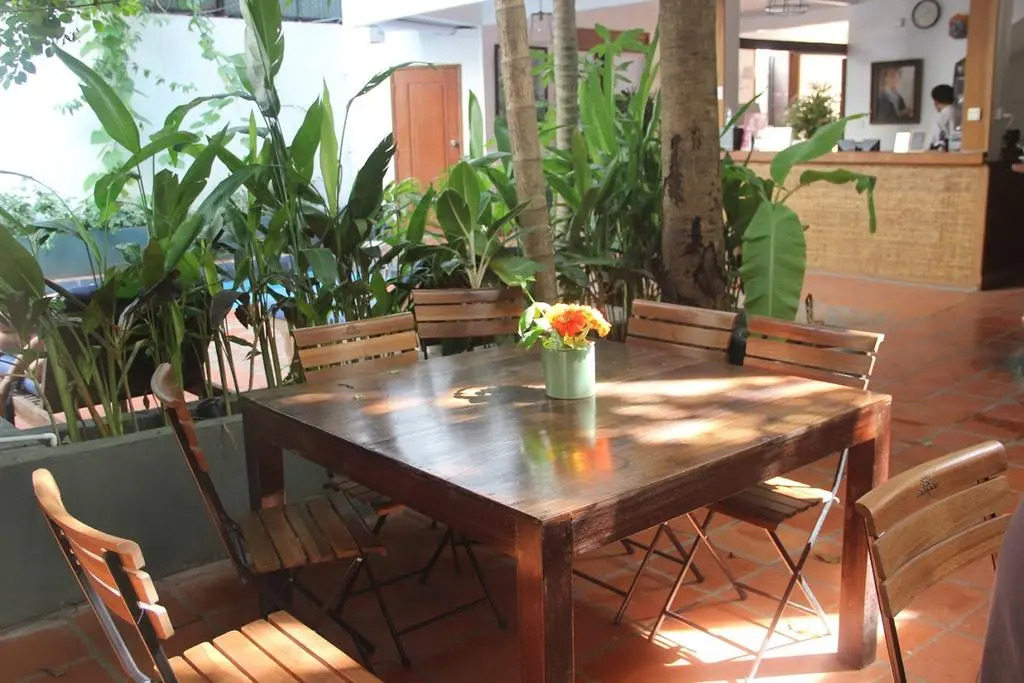 YK Art House & Bong Bonlai Vegan