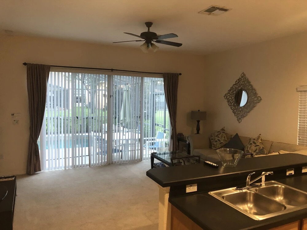 Gorgeous 5 Bed Home with Private Pool and Gamesroom in Disney Area