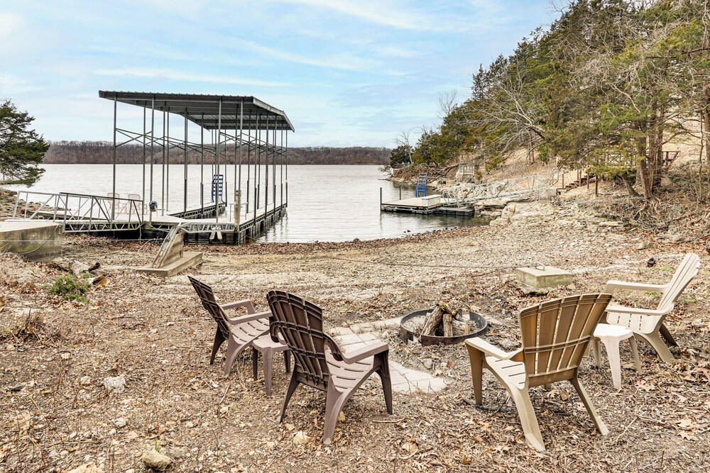 Private Dock at Ozarks Home Next to Margaritaville