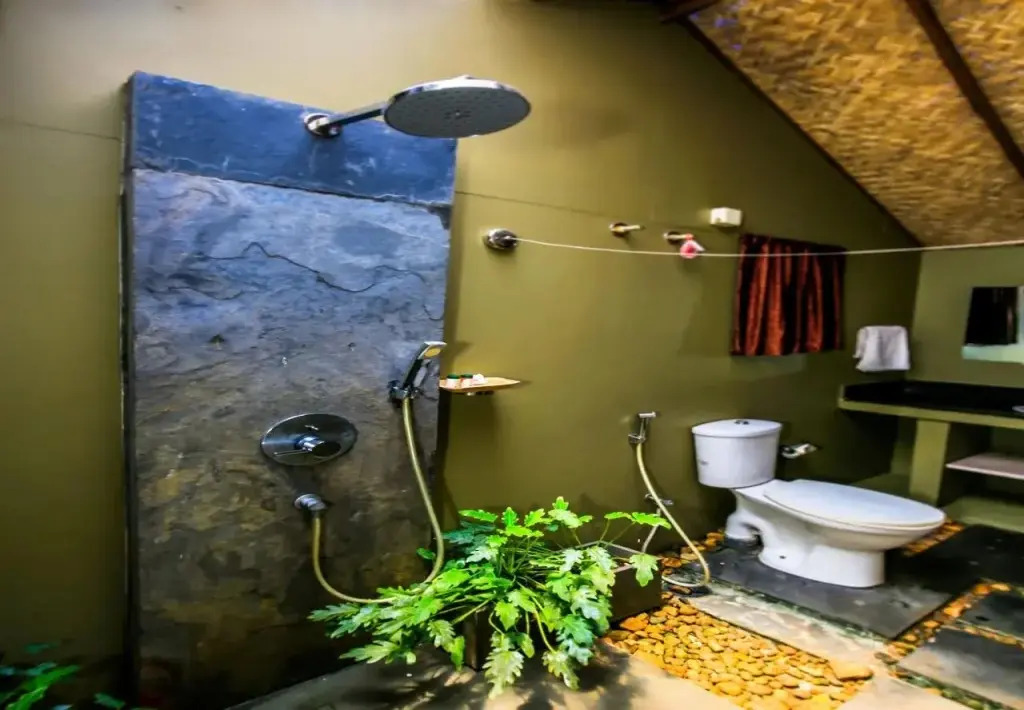 Vartys - The Hillside Huts