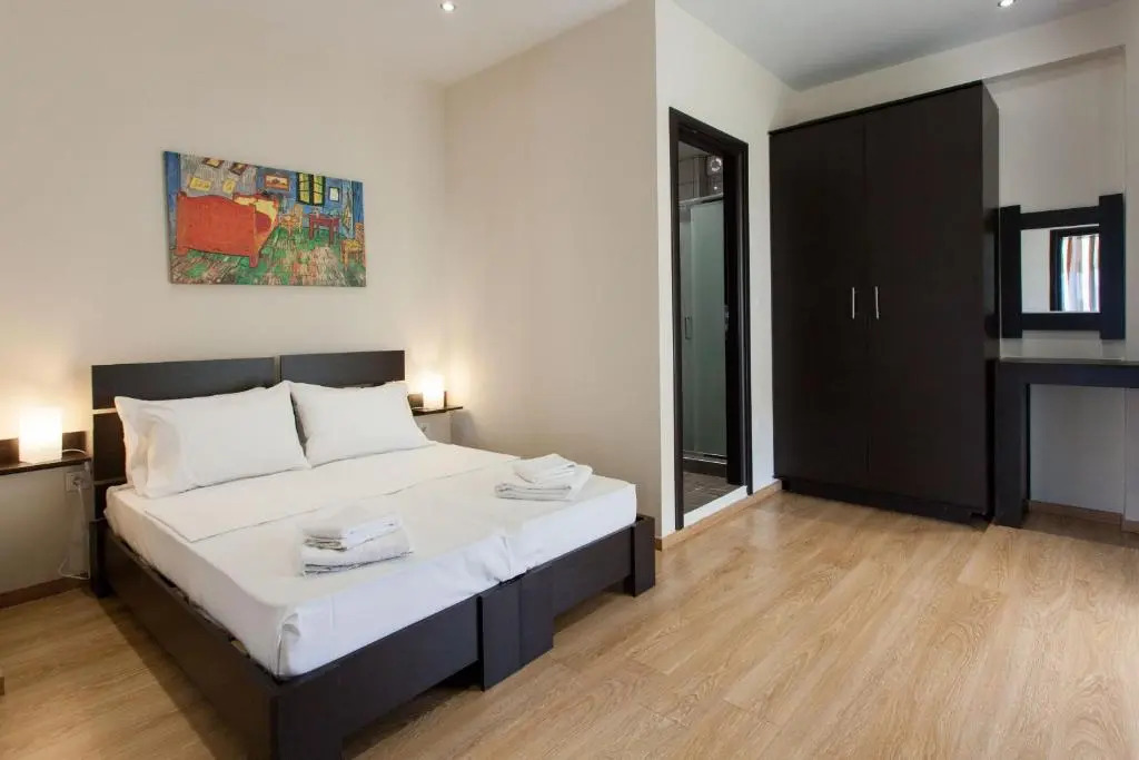 Luxurious 3-bdrm Seaside Retreat in Glyfada Fully Renovated