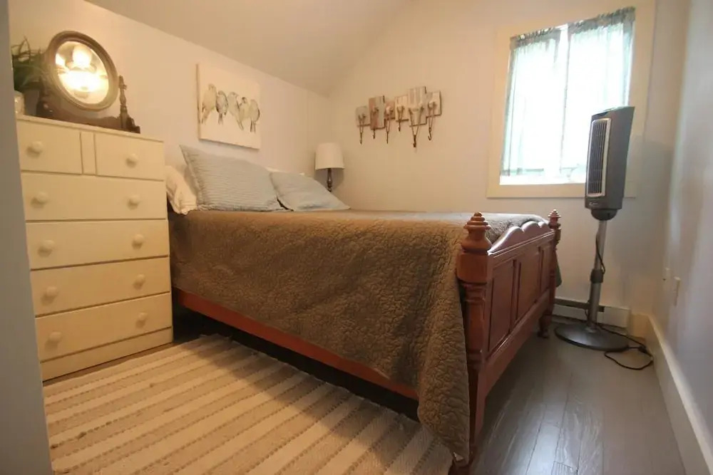 3314 Highland Ave. 4 Bedroom Home by RedAwning