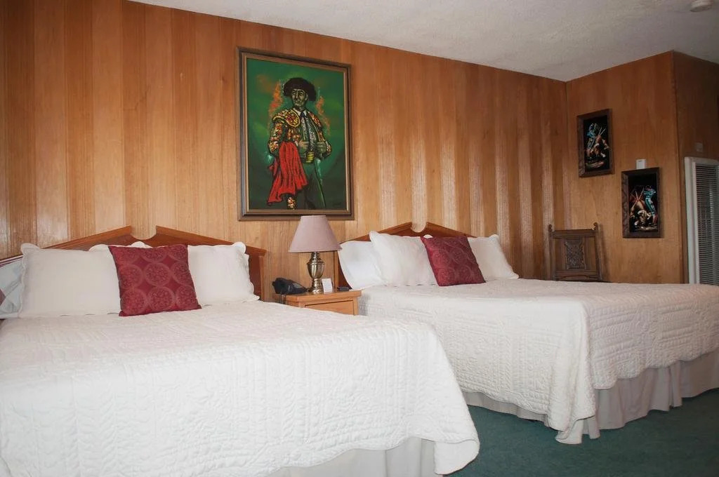 Raton Pass Motor Inn