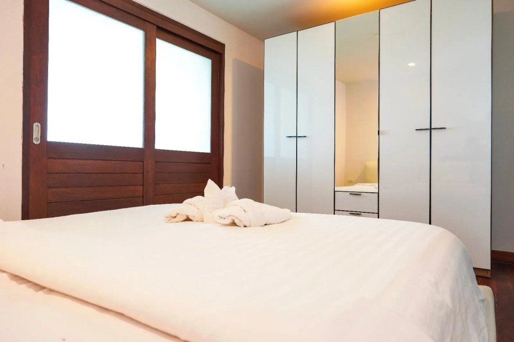 CAPITAL O890 The Royal Bay View Villas