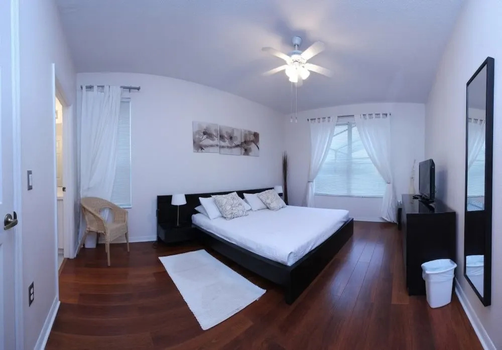 Lake Berkley Resort 1003 - Seven Bedroom Villa with Private Pool
