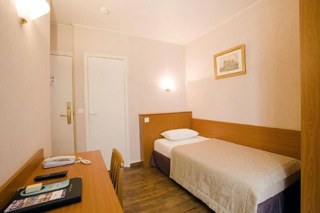 Central Hotel Paris