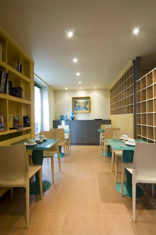 Trendy Canettes Hotel